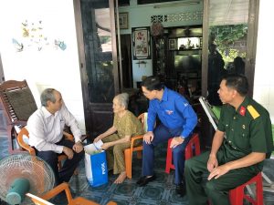 4.-pvoil-thăm-mẹ-việt-nam-anh-hùng-tại-huyện-củ-chi